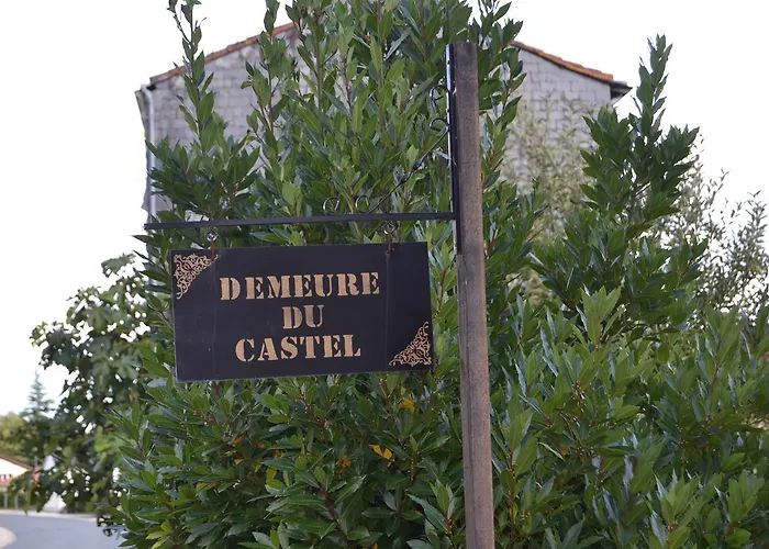 Demeure Du Castel לינה וארוחת בוקר