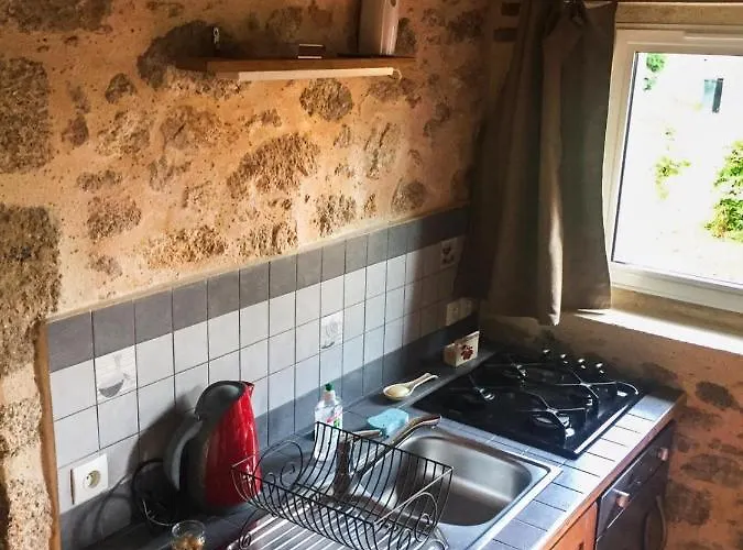 Demeure Du Castel לינה וארוחת בוקר 3*