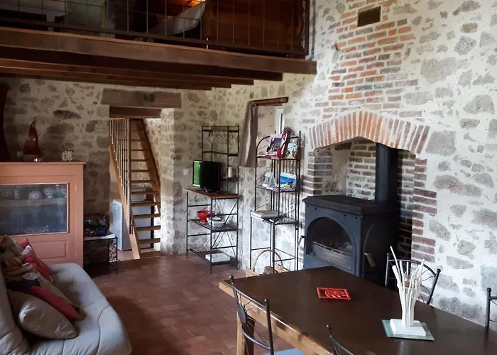 לינה וארוחת בוקר Demeure Du Castel Les Châtelliers-Châteaumur